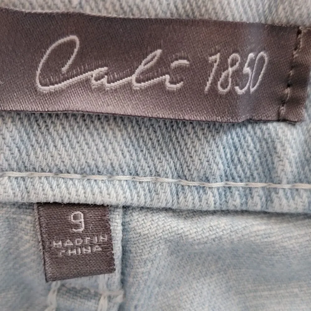 Cali 1850 Light Wash Cut Off Shorts with Embroider Flowers Size 9 - Picture 5 of 6